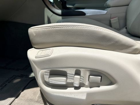 Used 2016 Cadillac SRX Premium FWD image 36