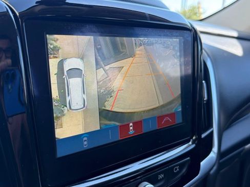 Used 2019 Chevrolet Traverse Premier w/ Driver Confidence II Package FWD image 25