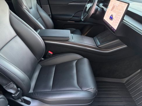 Used 2023 Tesla Model X image 12