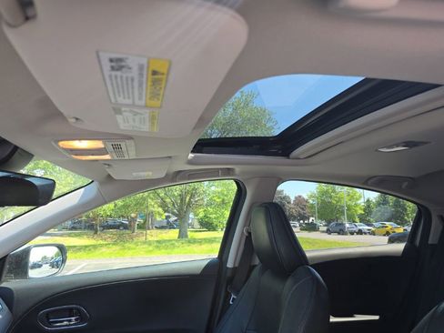 Used 2019 Honda HR-V Touring image 24