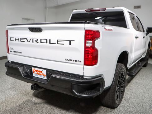 Used 2023 Chevrolet Silverado 1500 Custom Trail Boss w/ LPO, Dark Essentials Package AWD/4WD image 7