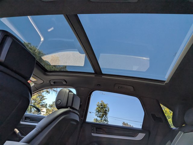 Used 2024 Porsche Cayenne AWD/4WD image 20