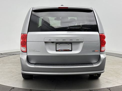Used 2019 Dodge Grand Caravan SE w/ UConnect Hands-Free Group image 6