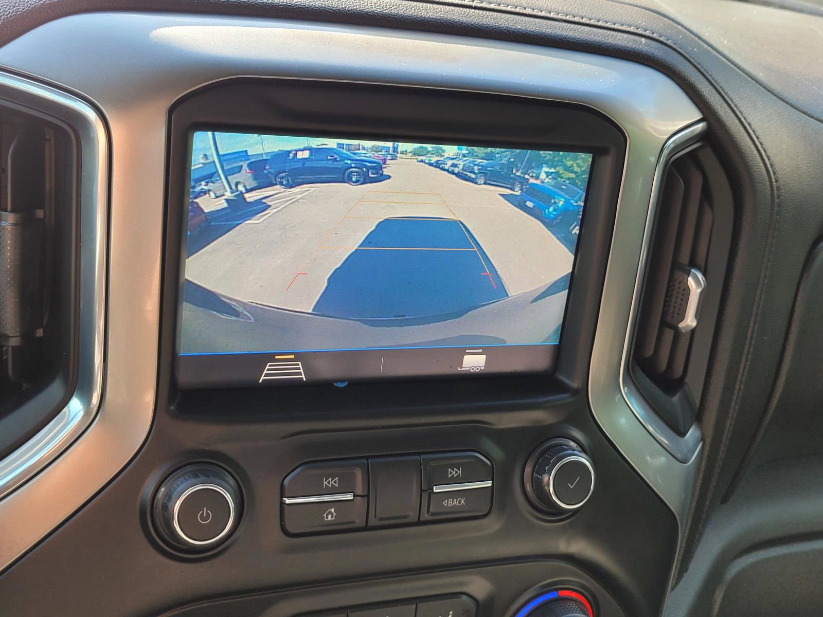 Used 2020 Chevrolet Silverado 1500 LT w/ Texas Edition AWD/4WD image 24