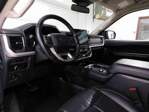 Used 2024 Ford Expedition XLT image 28