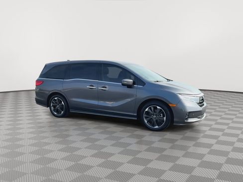Used 2024 Honda Odyssey Elite image 2