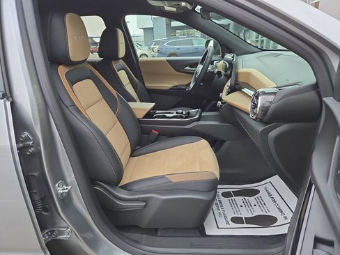 Used 2025 Chevrolet Equinox ACTIV image 17