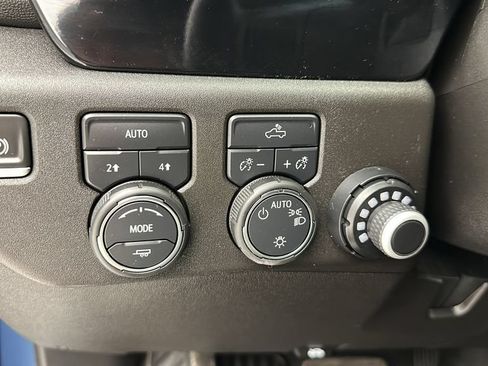 Used 2024 Chevrolet Silverado 1500 LT AWD/4WD image 23