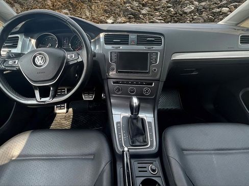 Used 2017 Volkswagen Golf Alltrack S image 13