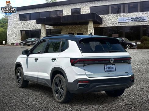 Used 2025 Volkswagen Taos SE AWD/4WD image 7