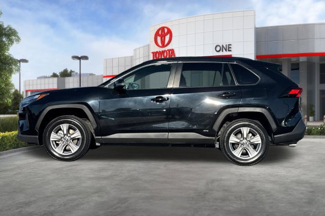 Certified 2025 Toyota RAV4 XLE AWD/4WD image 9