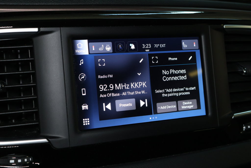 Used 2023 Chrysler Voyager LX FWD image 28