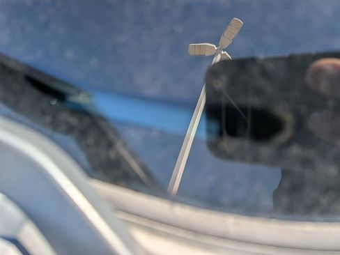 Used 2005 Toyota Matrix XR FWD image 23