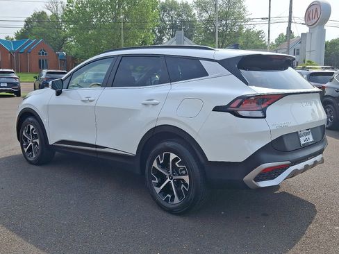 Used 2023 Kia Sportage EX w/ EX Premium Package image 4