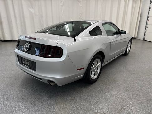 Used 2014 Ford Mustang Coupe RWD image 5