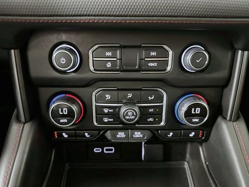 Used 2022 Chevrolet Tahoe RST w/ Sport Performance Package AWD/4WD image 17