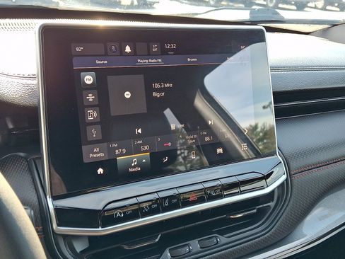 Used 2023 Jeep Compass Trailhawk image 17