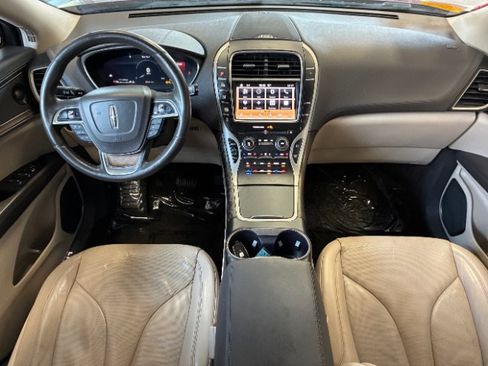 Used 2019 Lincoln Nautilus Reserve AWD/4WD image 3