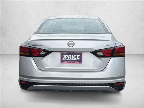 Used 2024 Nissan Altima 2.5 SV FWD image 6