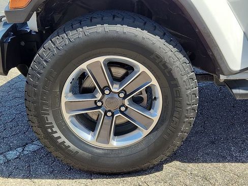 Used 2021 Jeep Wrangler Unlimited Sahara AWD/4WD image 7