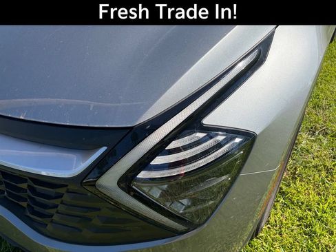 Used 2024 Kia Sportage LX AWD/4WD image 4