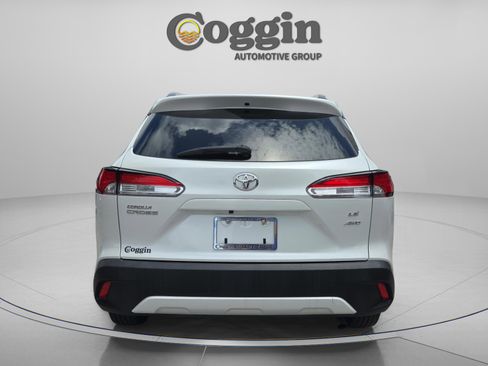 Used 2023 Toyota Corolla Cross LE AWD/4WD image 4