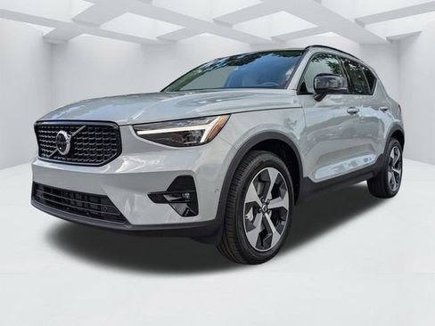 New 2025 Volvo XC40 B5 Plus w/ Protection Package Premier AWD/4WD image 10