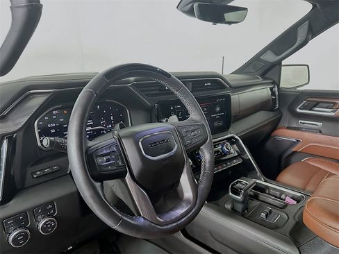 Used 2024 GMC Sierra 1500 Denali Ultimate image 10