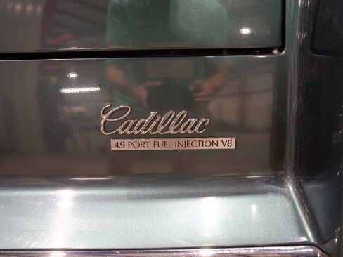 Used 1992 Cadillac De Ville Sedan FWD image 26