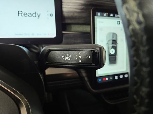 Used 2023 Rivian R1S Adventure image 22