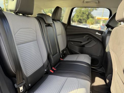 Used 2017 Ford Escape SE w/ Equipment Group 201A image 23