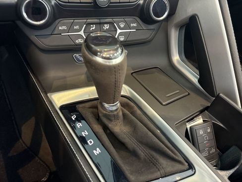 Used 2019 Chevrolet Corvette Stingray Convertible w/ 1LT RWD image 17