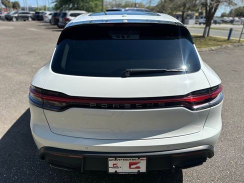 Used 2023 Porsche Macan image 9