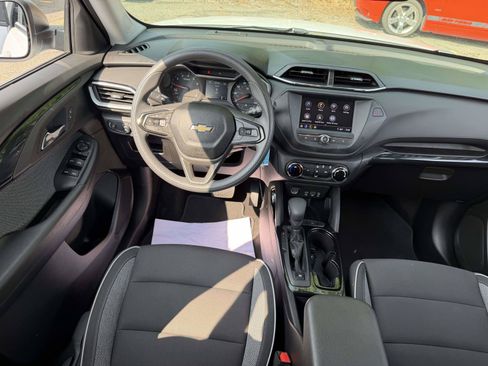 Used 2021 Chevrolet TrailBlazer LS FWD image 13