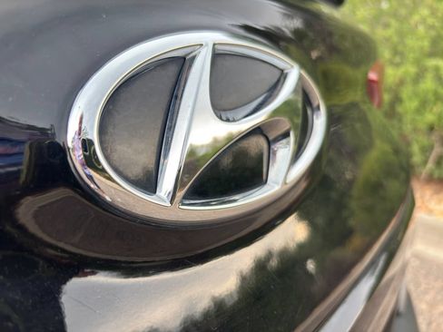 Used 2023 Hyundai Kona SE AWD/4WD image 11