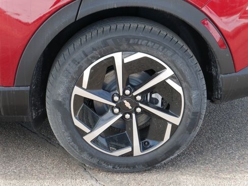 New 2026 Chevrolet Equinox EV LT image 3