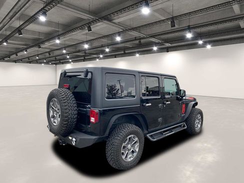 Used 2018 Jeep Wrangler Unlimited Rubicon w/ Connectivity Group image 7