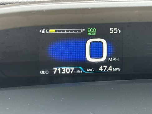 Used 2016 Toyota Prius Two image 29