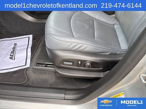 Used 2018 Buick Enclave Premium FWD image 17