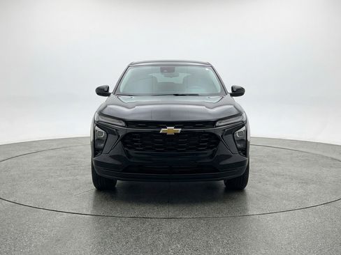 Used 2025 Chevrolet TrailBlazer LT image 2