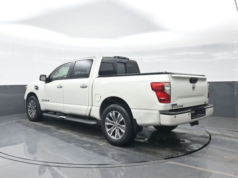 Used 2017 Nissan Titan SL image 4