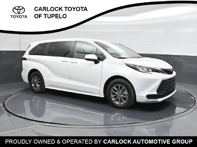 Used 2023 Toyota Sienna LE FWD image 6