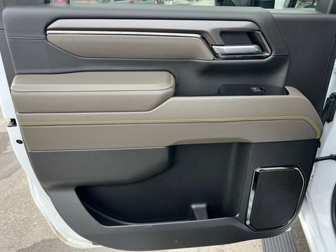 Used 2024 Chevrolet Silverado 2500 ZR2 w/ Technology Package image 20