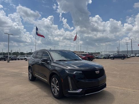 Used 2020 Cadillac XT6 Premium Luxury FWD image 1