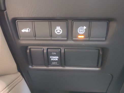 Used 2024 Nissan Armada Platinum w/ Captain's Chairs Package image 30