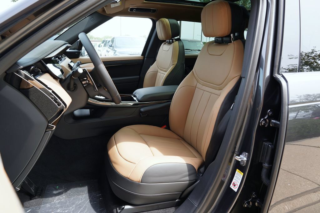 New 2026 Land Rover Range Rover Sport Dynamic SE AWD/4WD image 12