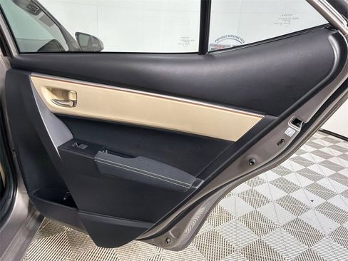 Used 2016 Toyota Corolla LE image 14