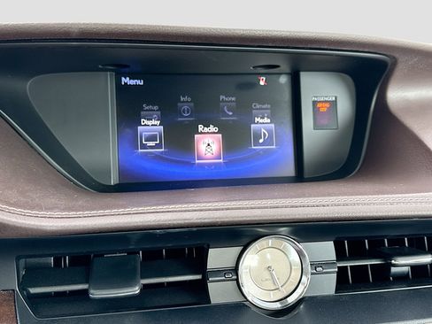 Used 2016 Lexus ES 350 w/ Premium Package w/Wood Trim image 29