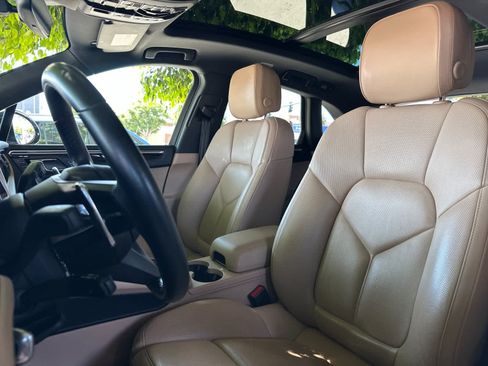 Certified 2023 Porsche Macan S AWD/4WD image 5