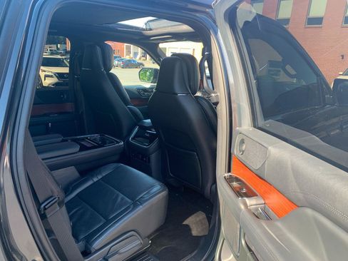 Used 2024 Lincoln Navigator Reserve AWD/4WD image 14
